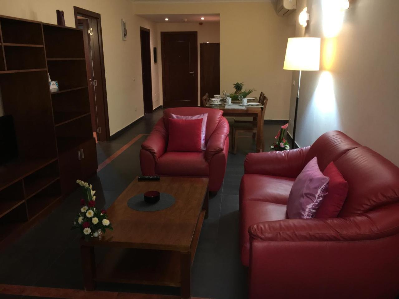 Djeug'Appart Hôtel Yaounde Ngoại thất bức ảnh