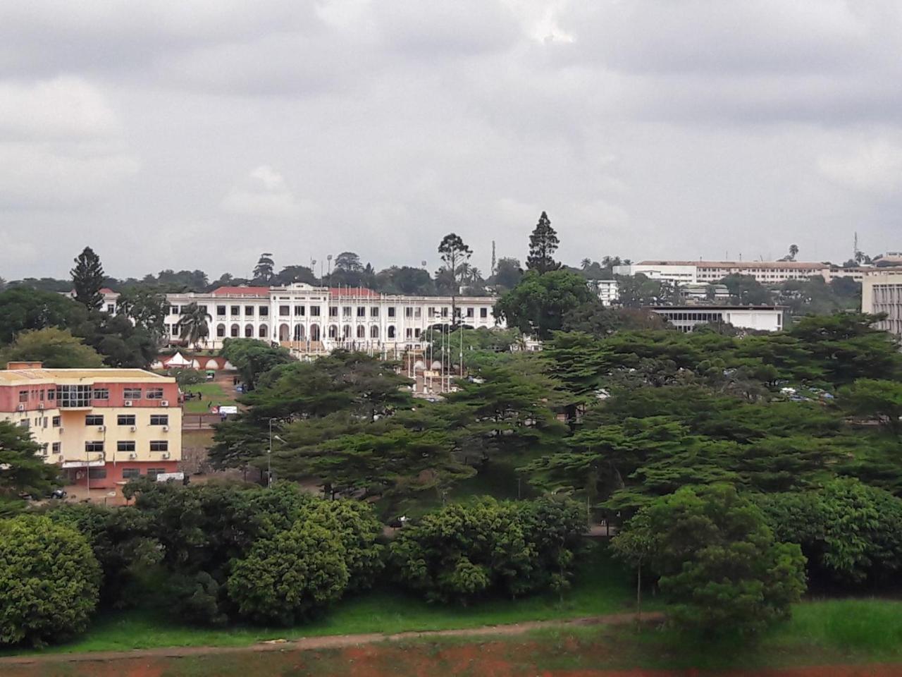 Djeug'Appart Hôtel Yaounde Ngoại thất bức ảnh