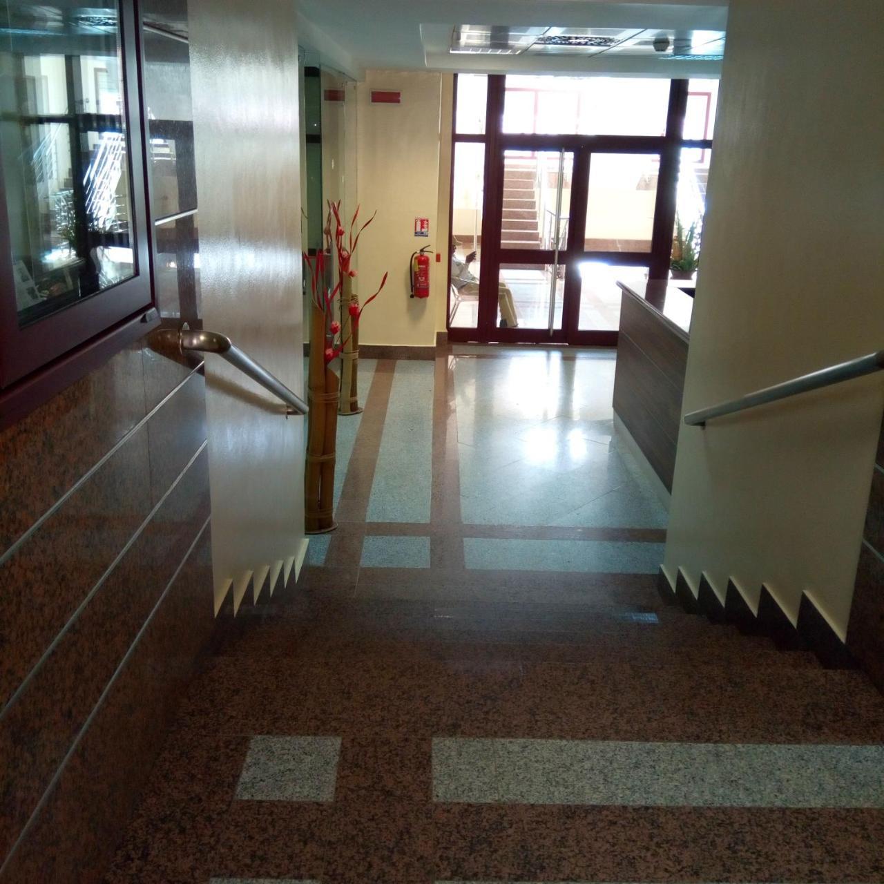 Djeug'Appart Hôtel Yaounde Ngoại thất bức ảnh