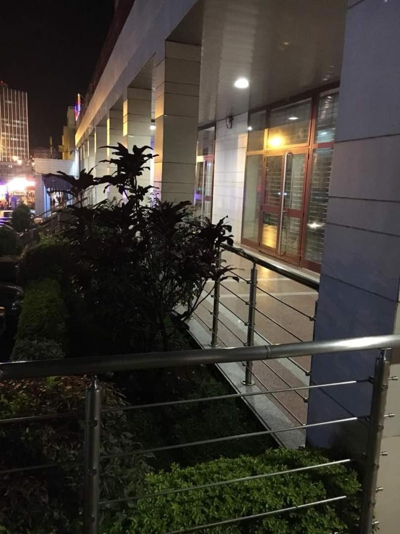 Djeug'Appart Hôtel Yaounde Ngoại thất bức ảnh